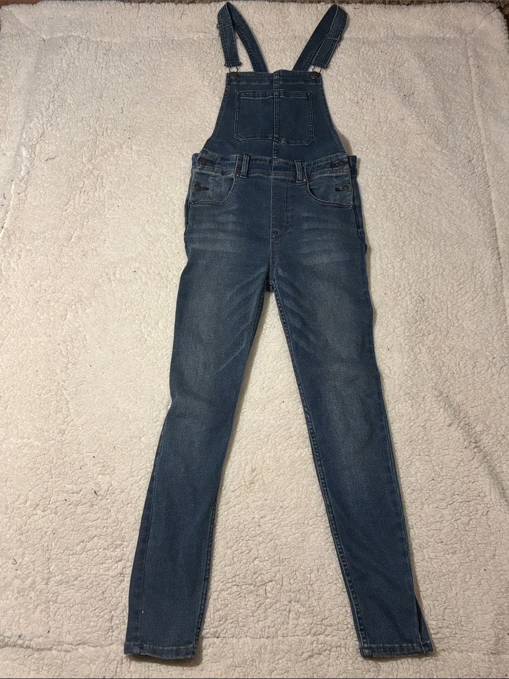 We The Free (Free People) Blue Denim Bib Overalls – Slim Fit 26 Jeans